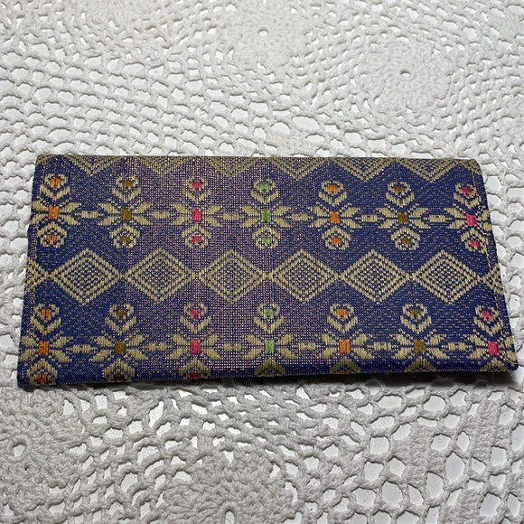 New! Tapestry clutch wallet - Picture 2 of 3